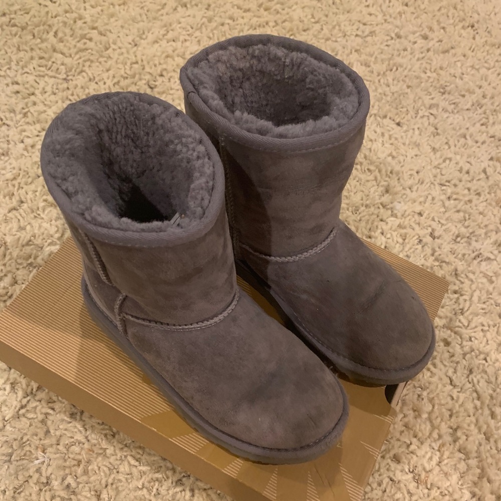 Girls gray UGG classic boot